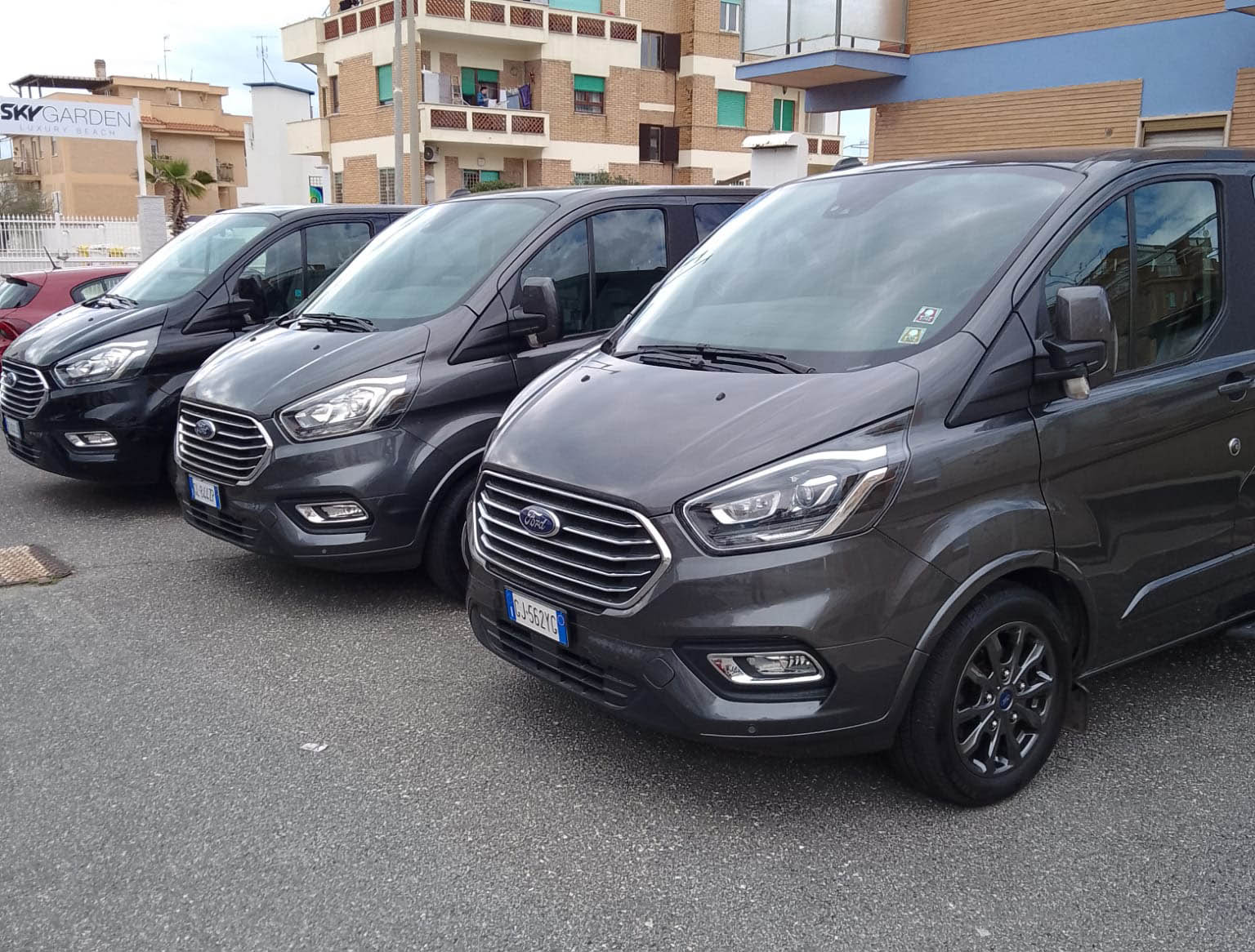 Noleggio furgoni e pulmini 9 posti Pomezia Roma Noleggio furgoni e pulmini 9 posti Pomezia Roma